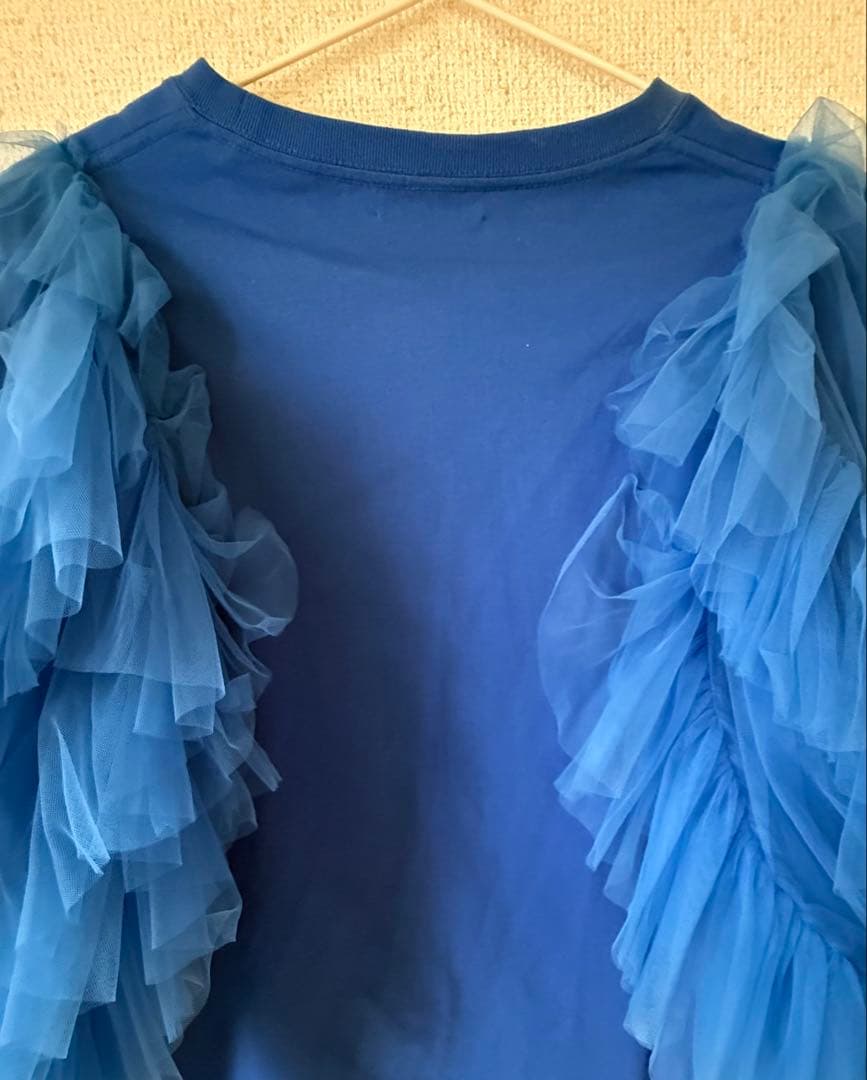 【新品未使用　試着のみ】VIVIANO チュールフリル付き青Tシャツ