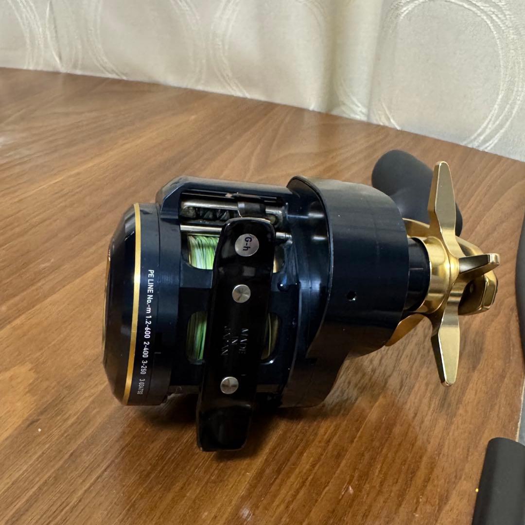 【美品】DAIWA ソルティガic SALTIGA IC-300HL-SJ