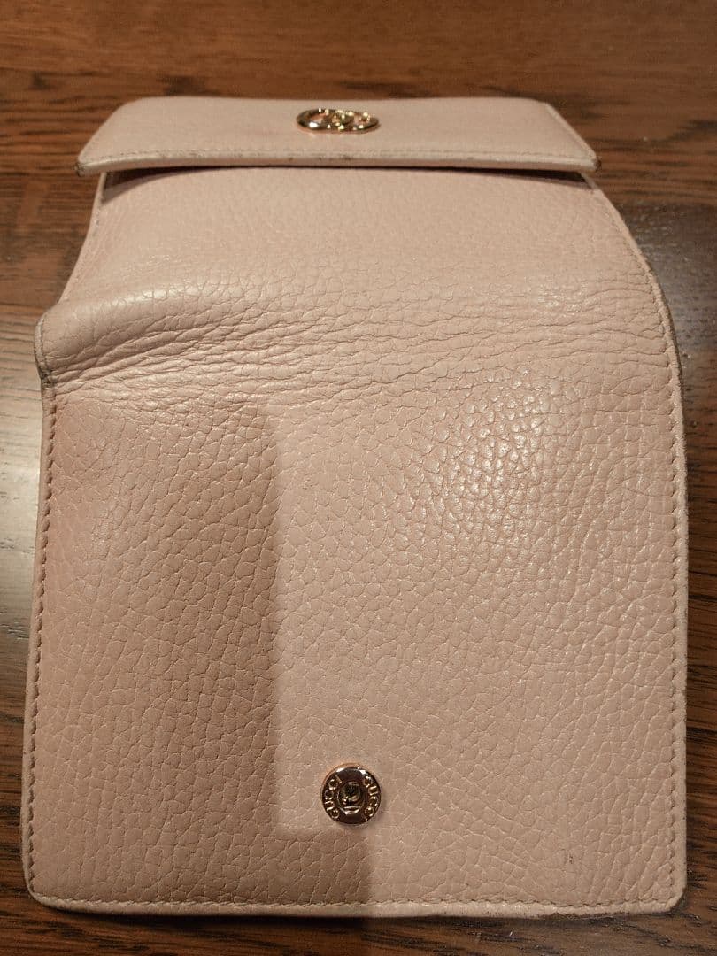 GUCCI ピンクレザー 二つ折り財布