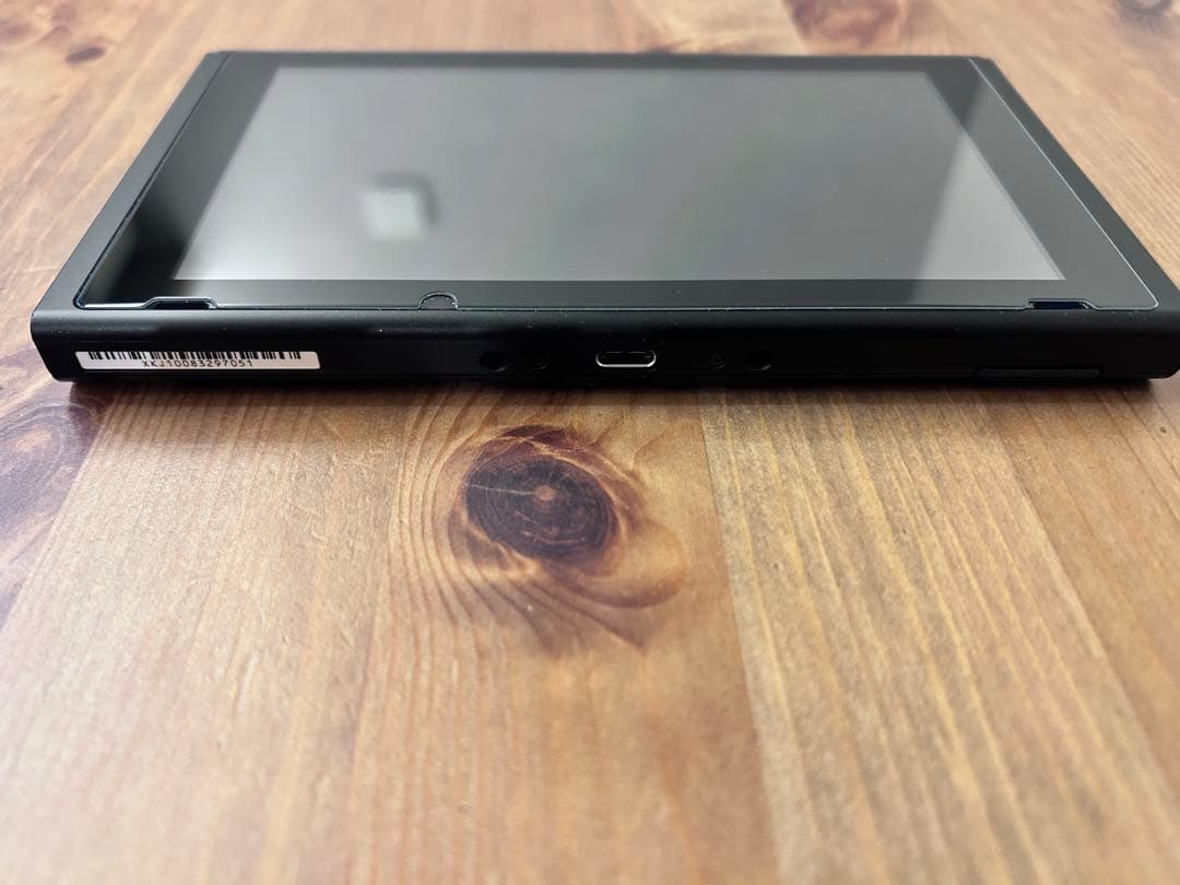 Nintendo Switch （Joy-Con無し、SDカード有り）