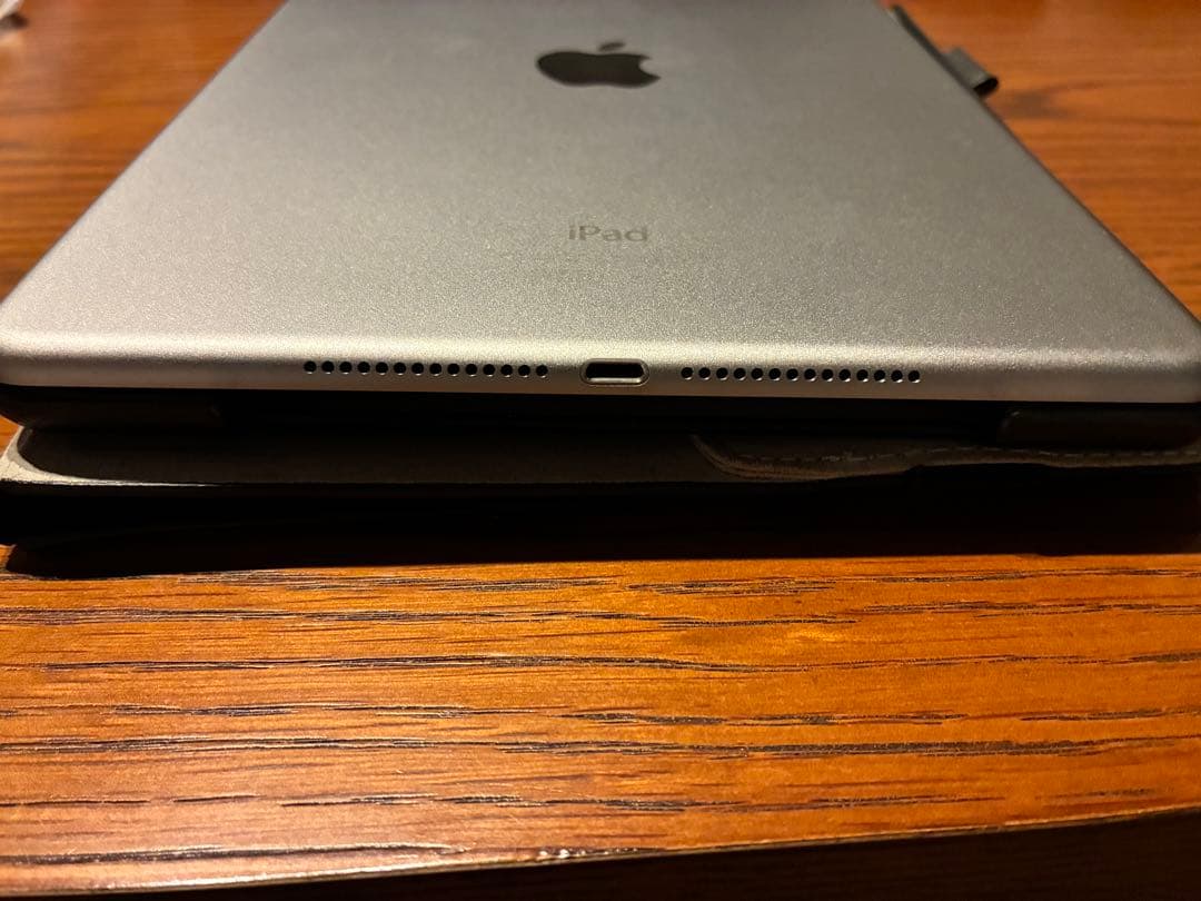 最終値下げ【美品iPad Air 2 64GB Wi-Fiモデル初期化済