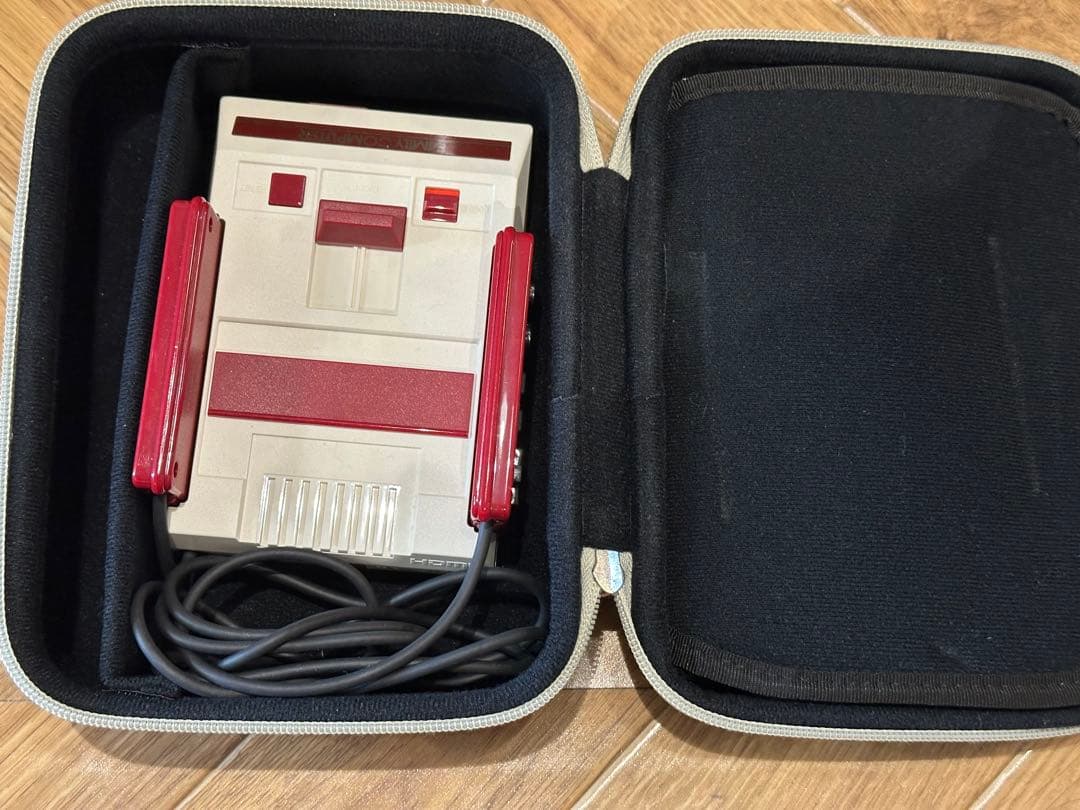 【ニンテンドークラシックミニ ファミリーコンピュータ　未使用品】