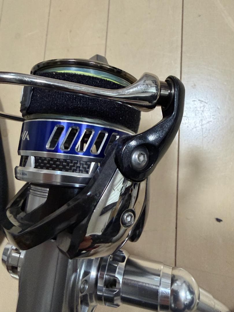 DAIWA １０ソルティガ　４５００　スピニングリール ケース付き