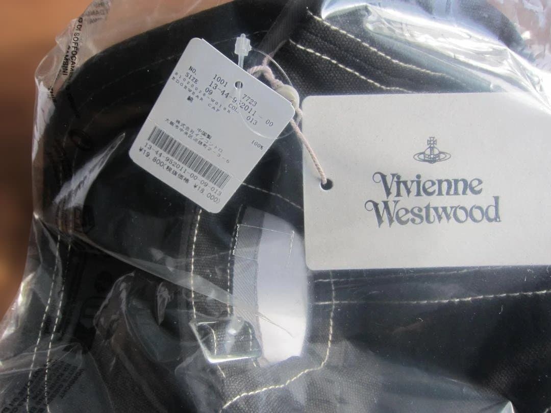 Vivienne Westwood ブラックキャップ