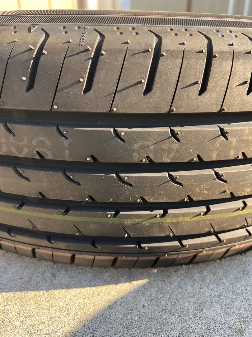 新車外し 純正タイヤ 225/60R18 2本