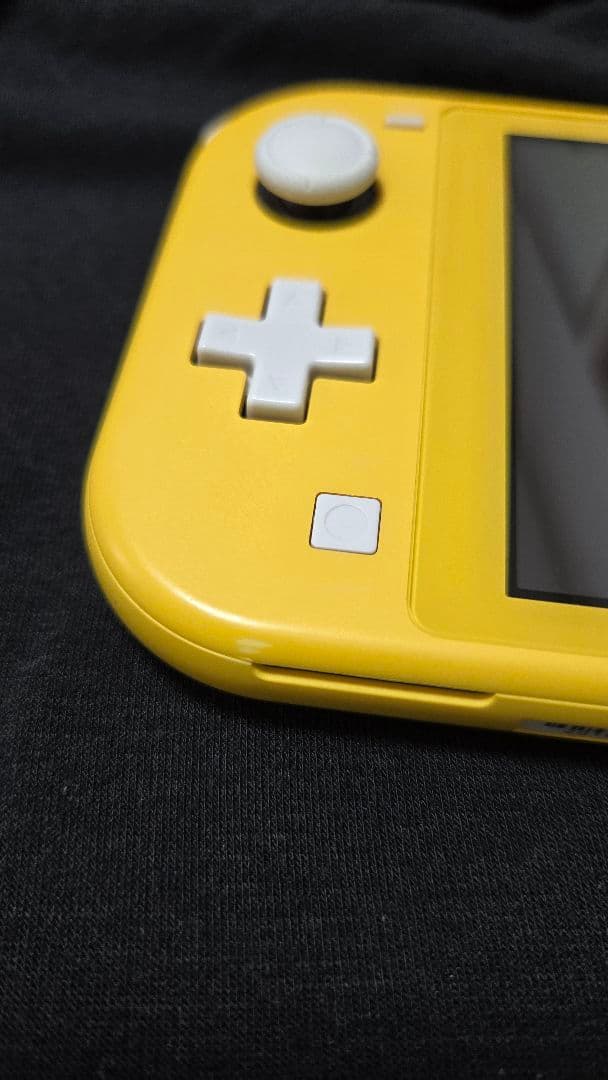 Nintendo Switch Lite イエロー 本体 (充電器、箱付き)