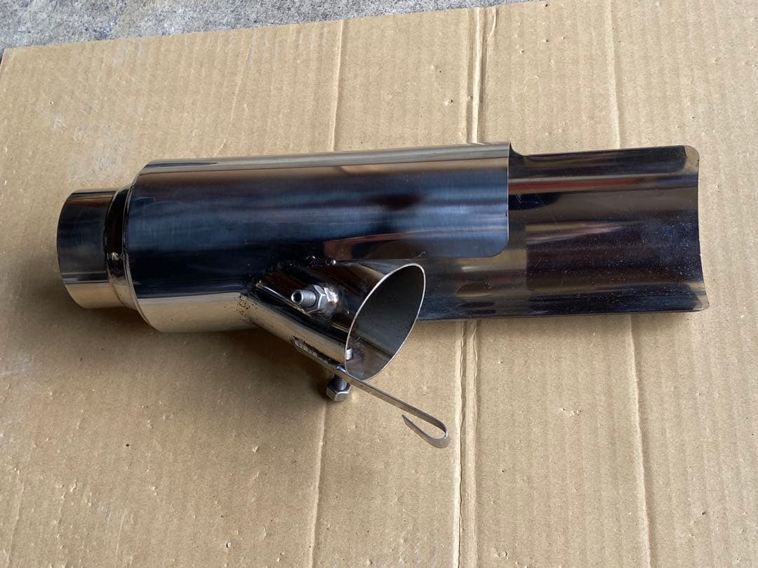 中古品200系ハイエース専用砲弾型マフラーカッター