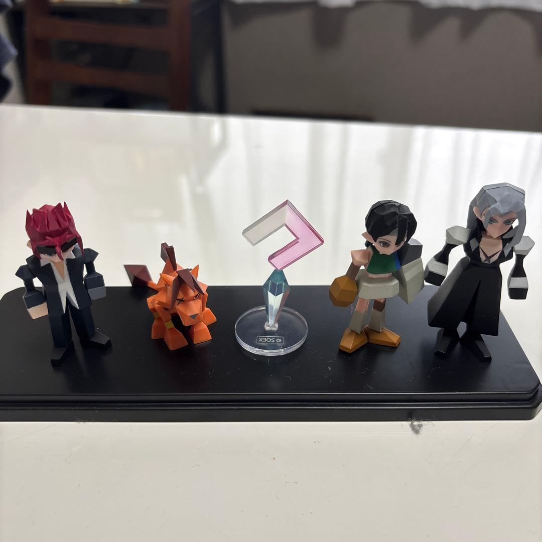 ff7 フィギュア 一番くじ ポリゴンフィギュア