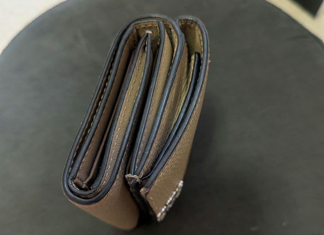 LOEWE ベージュ 三つ折り財布