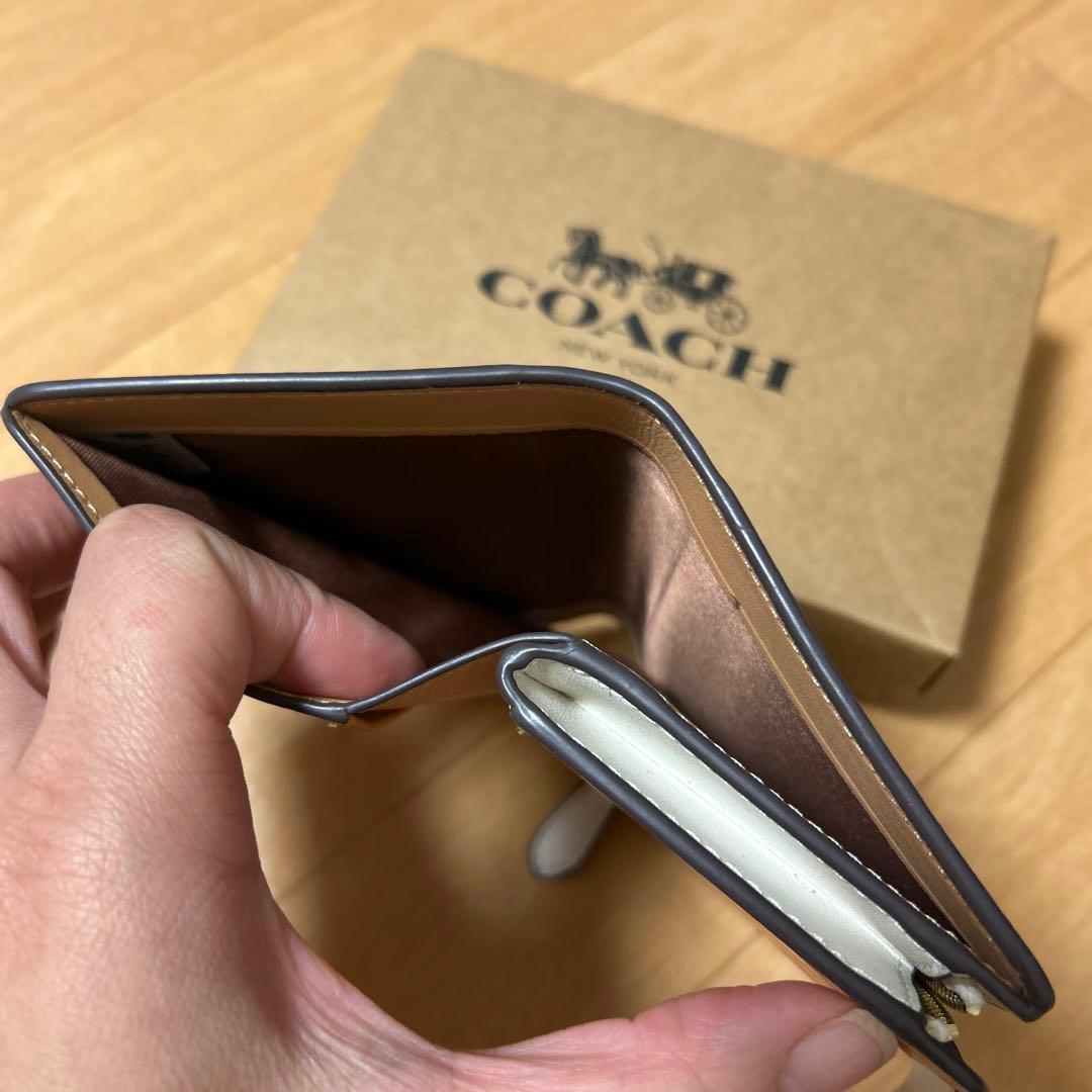 COACH ベージュ系チェック 二つ折り財布