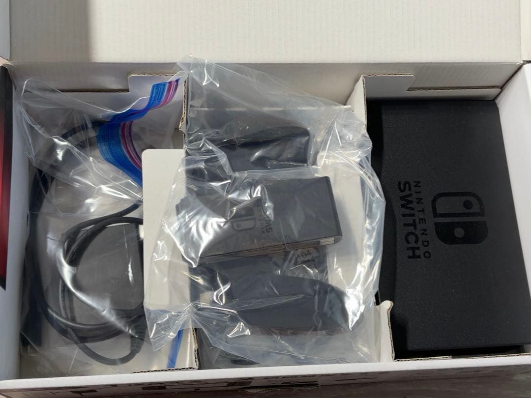 Nintendo Switch 本体 レッド ブルー　任天堂　ニンテンドー