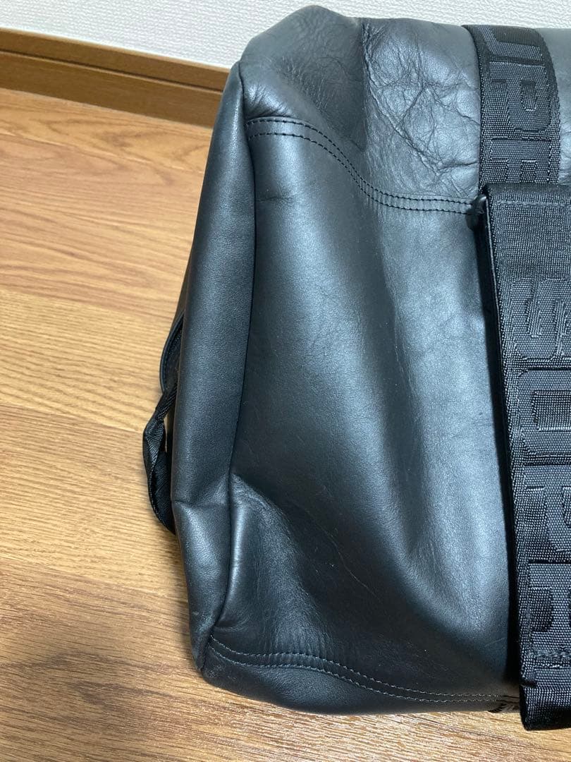 バッグ supreme leather duffle bag