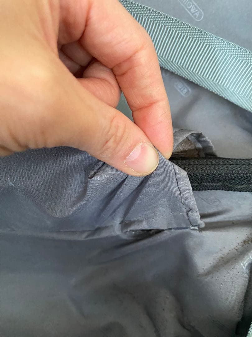 【リモワ　RIMOWA 32L キャンビン　持ち込みサイズ】黒　ポリカーボネイト
