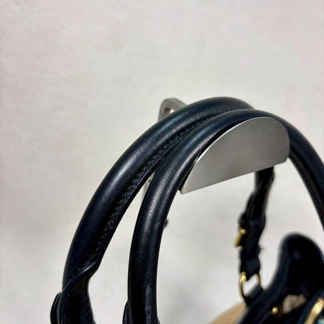 【美品✨】ハンティングワールド　黒 ベージュ　レザー　ヴィンテージ　金具　ロゴ