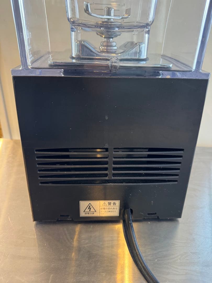 Blendtec 825 業務用ブレンダー 定価26万円 飲食店新規オープン