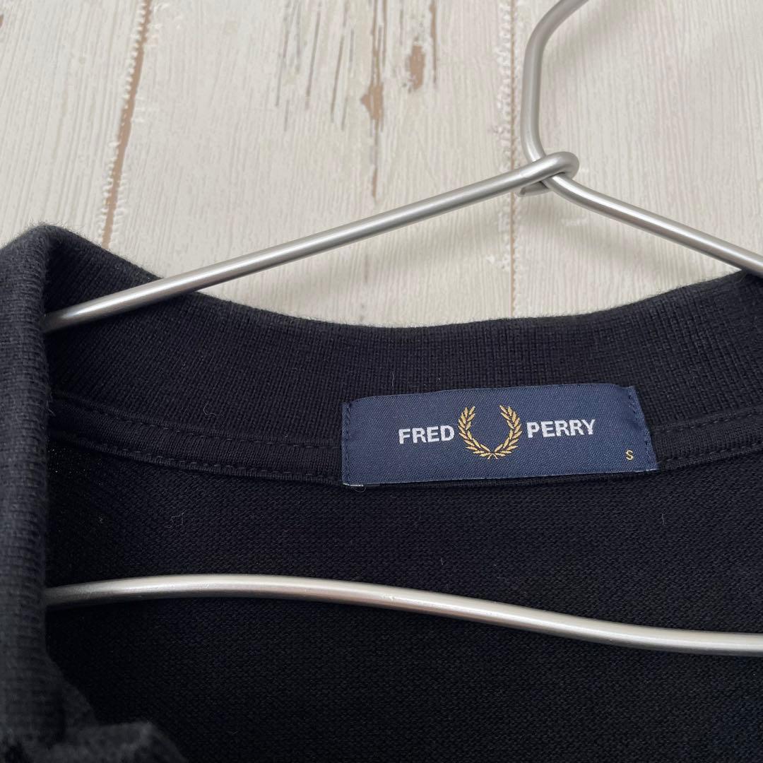 FRED PERRY ブラック長袖ポロシャツ