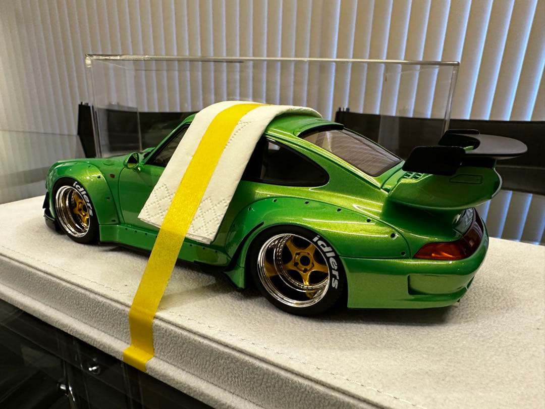 Fuelme RWB993 1/18 プロトタイプ 緑