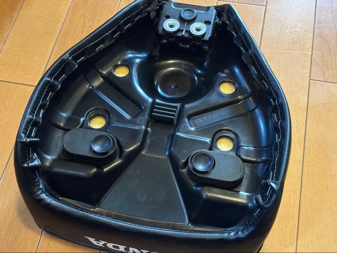 HONDA スーパーカブ 純正 シート