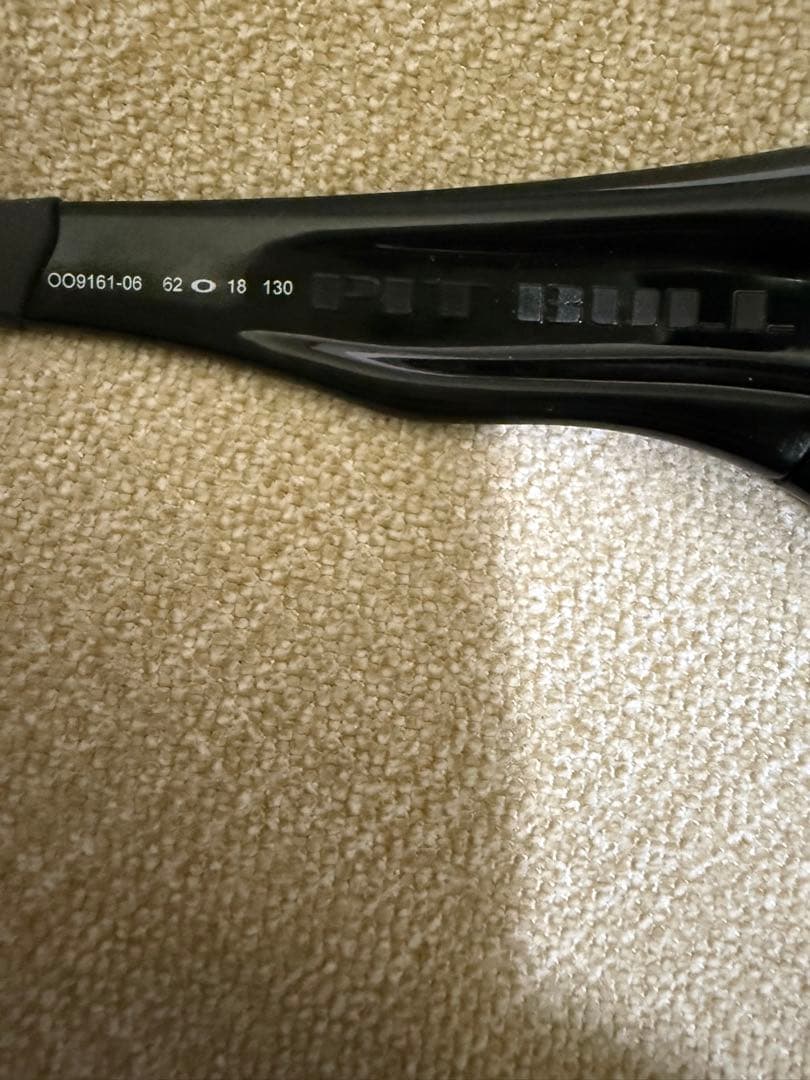 oakleyピットブル