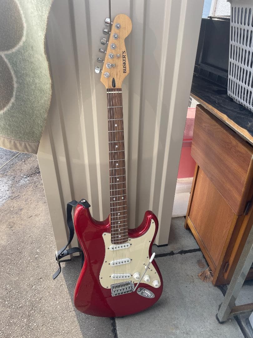 中古美品　Busker's BST-STD　エレキギター　入門機