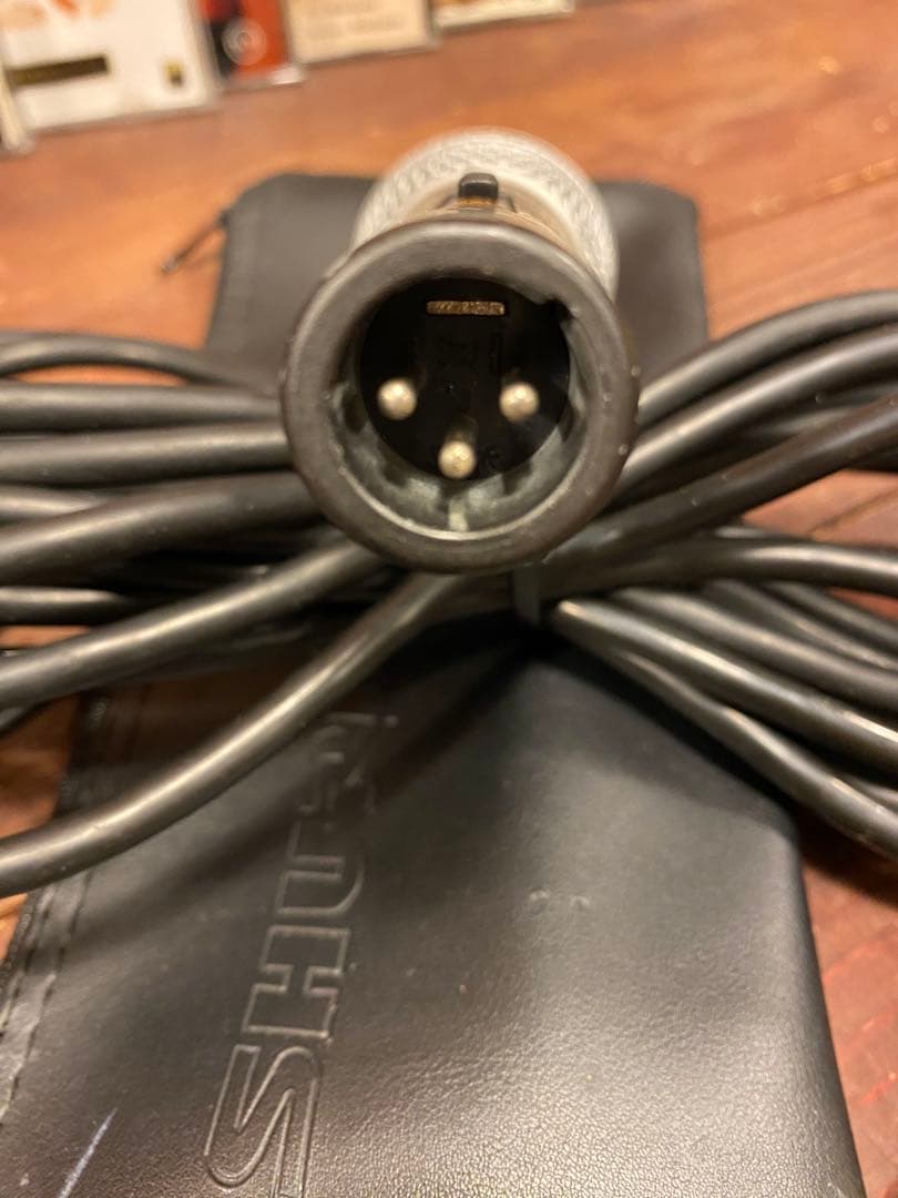 SHURE SM58 ダイナミックマイク 本体と付属品