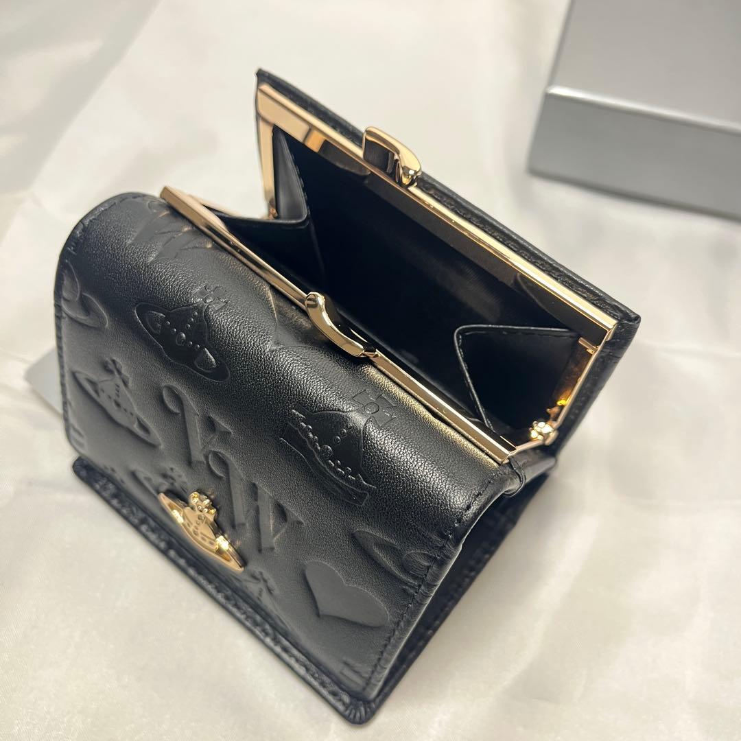 新品 Vivienne Westwood 黒ヴィヴィアン柄 三つ折り財布 人気