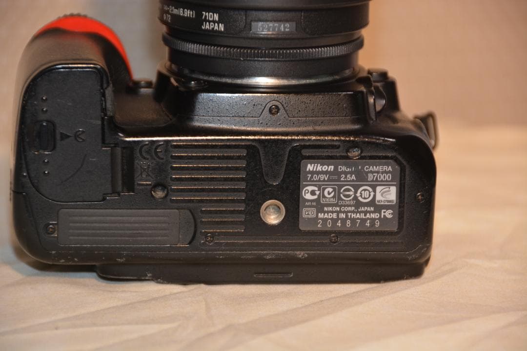 Nikon D7000 デジタル一眼レフカメラ