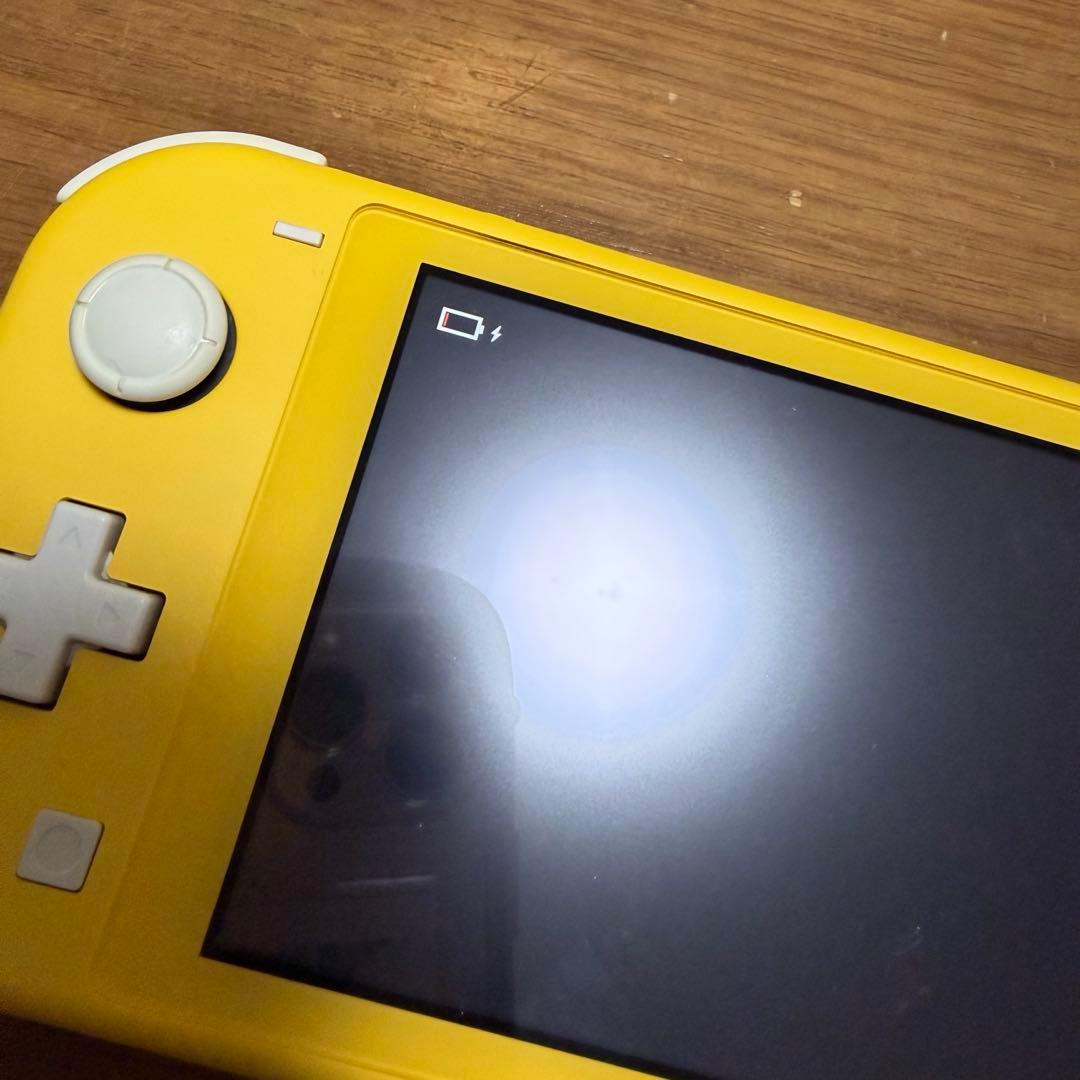 Nintendo Switch Lightイエロー