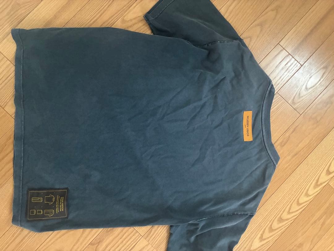 LOUIS VUITTON インサイドアウトTシャツ