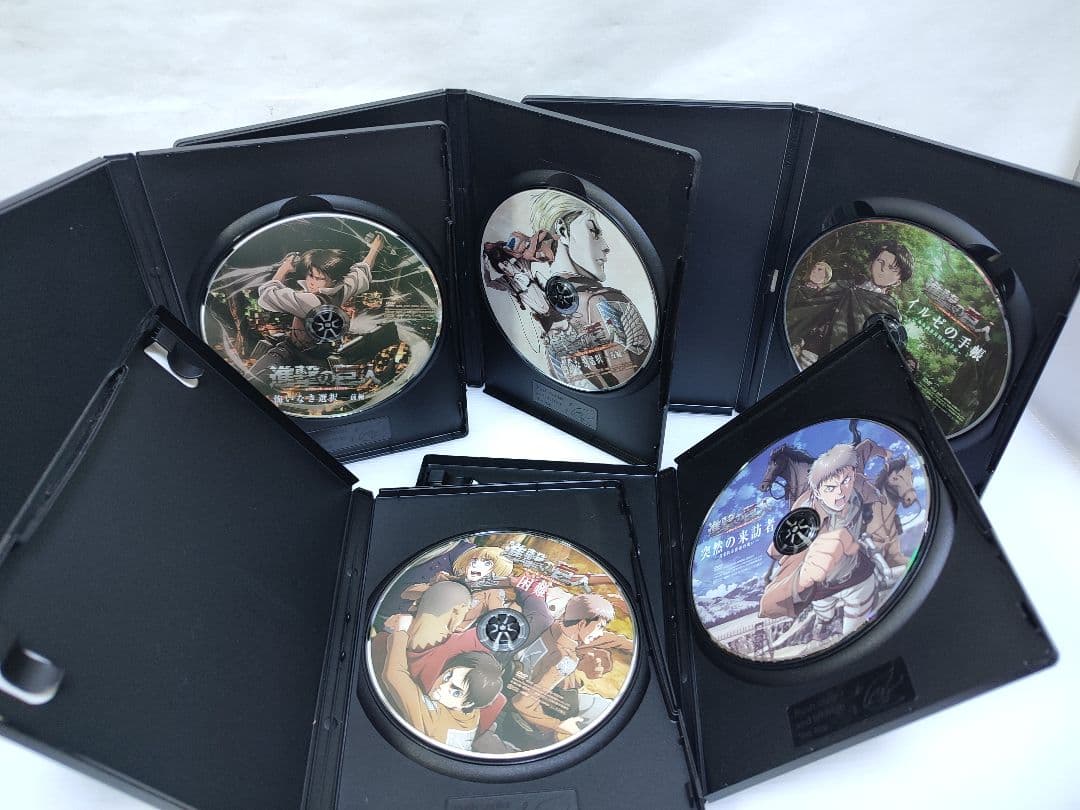 進撃の巨人 season1 初回限定DVD 全巻セット ＋ 限定特典DVD全5巻