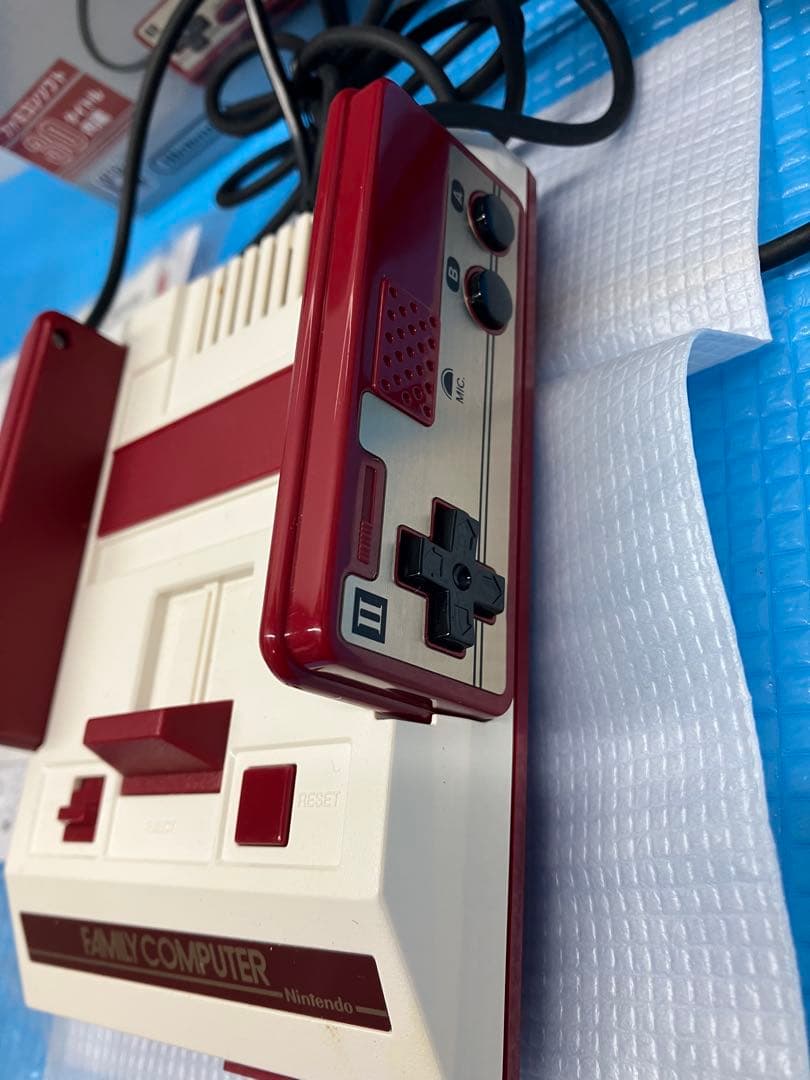超美品Nintendo ニンテンドークラシックミニ ファミリーコンピュータ