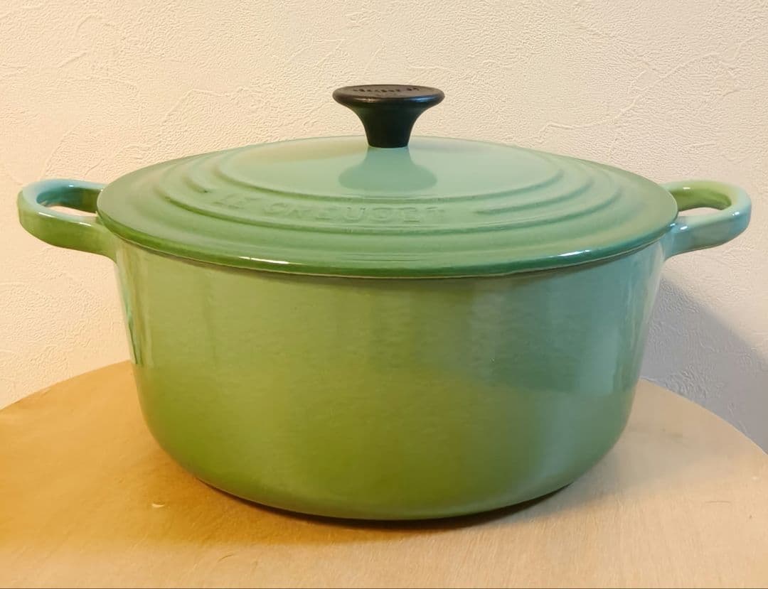 ルクルーゼ　22cm　両手鍋　ココット・ロンド　鍋　lecreuset