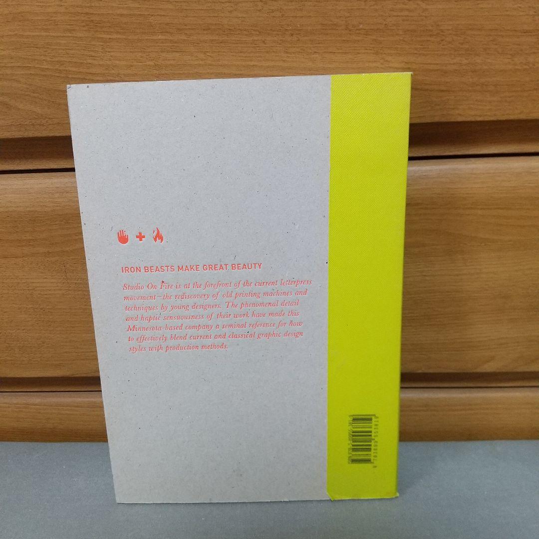 Studio on Fire: Iron Beasts Make 洋書　m4