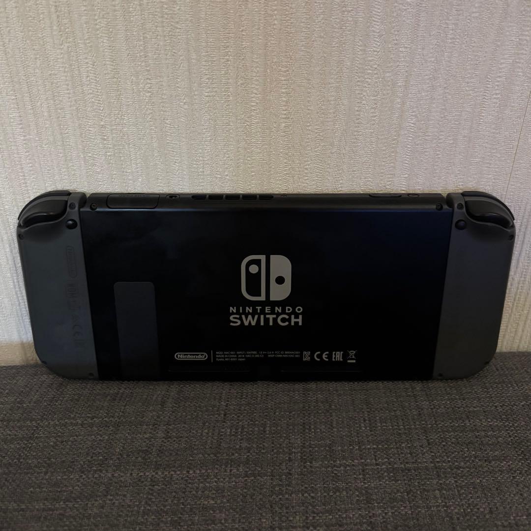 任天堂スイッチ　グレー　ケース付き