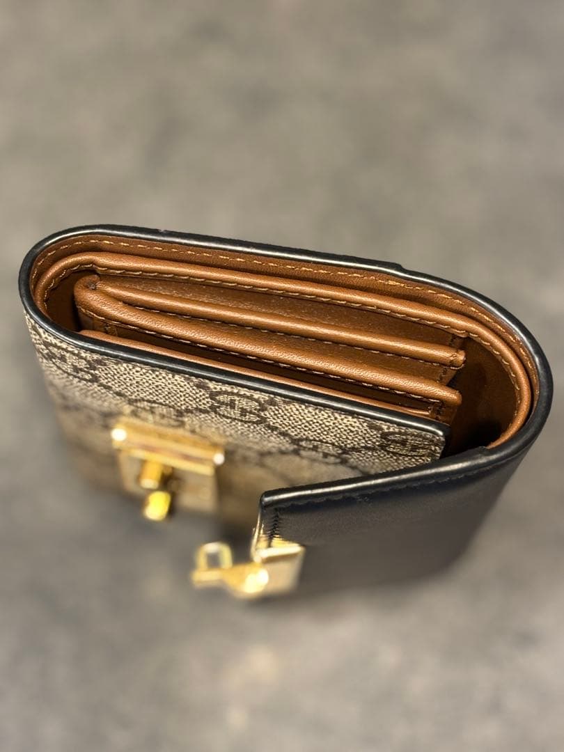 GUCCI 三つ折り財布 ブラック/ベージュ