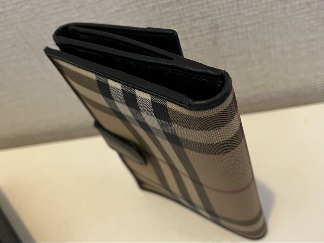 なかなか綺麗な逸品です☺︎BURBERRY /バーバリーノバチェック折財布