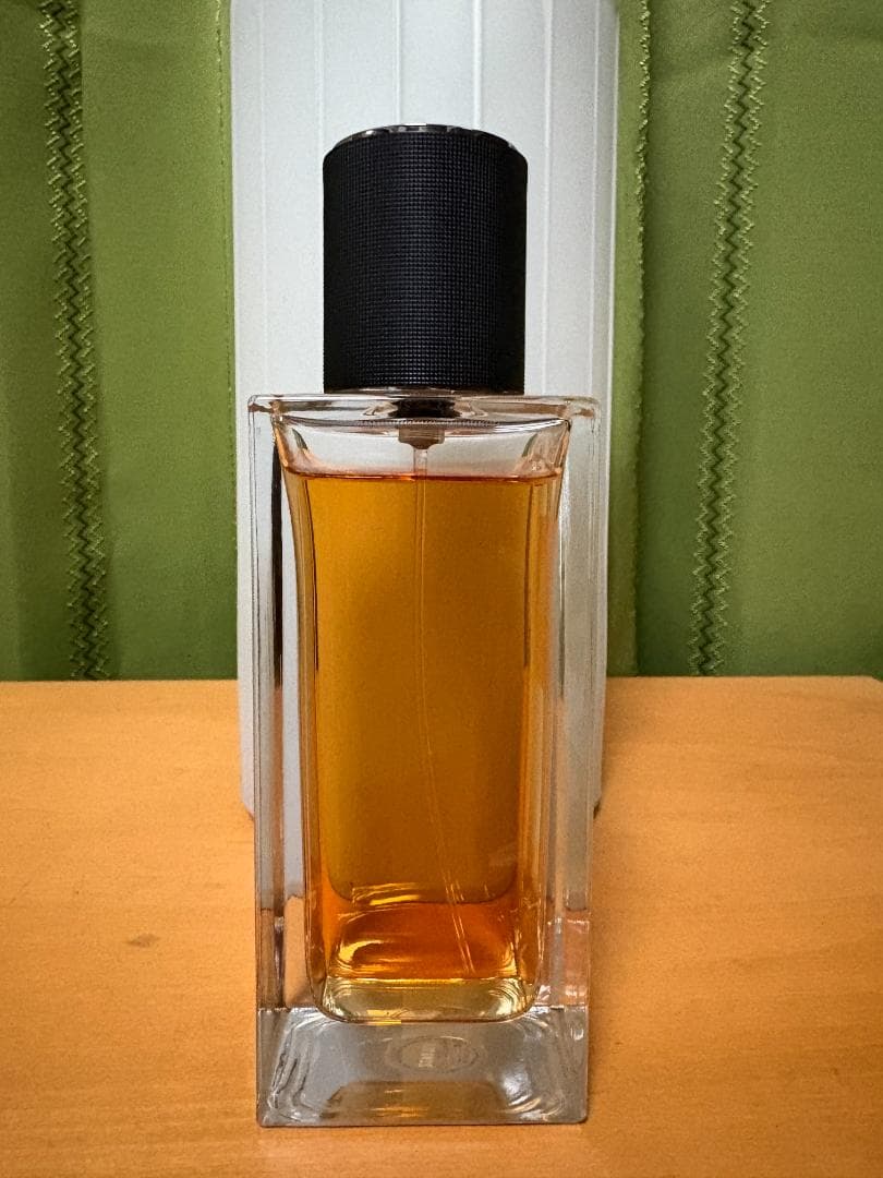 Yves Saint Laurent TUXEDO オードパルファム 125mL