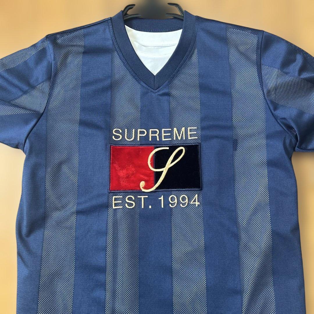 Supreme ネイビー Vネック Tシャツ