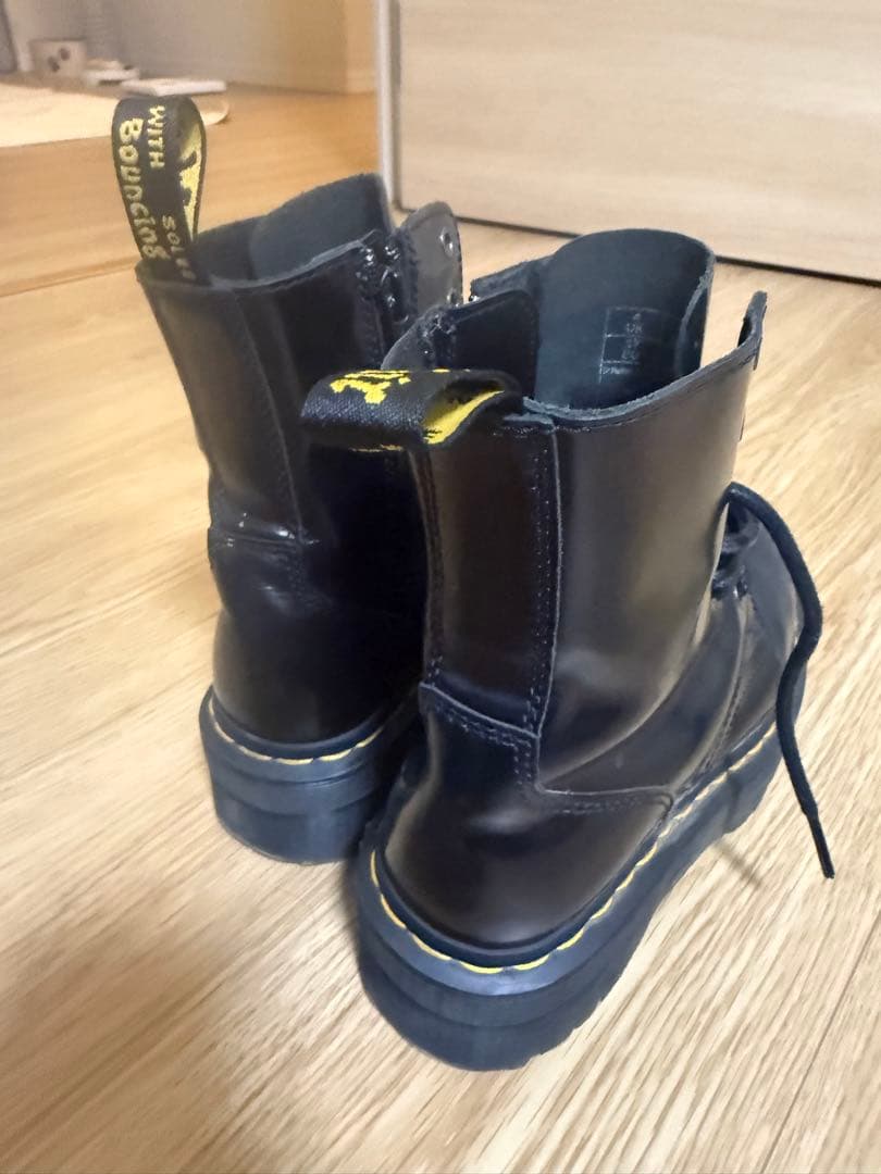 Dr. Martens 厚底レザー ブーツ　8ホールブーツ