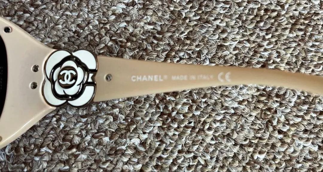 ひ*ろ様 CHANEL ブラウン サングラス サイドカメリアモチーフ