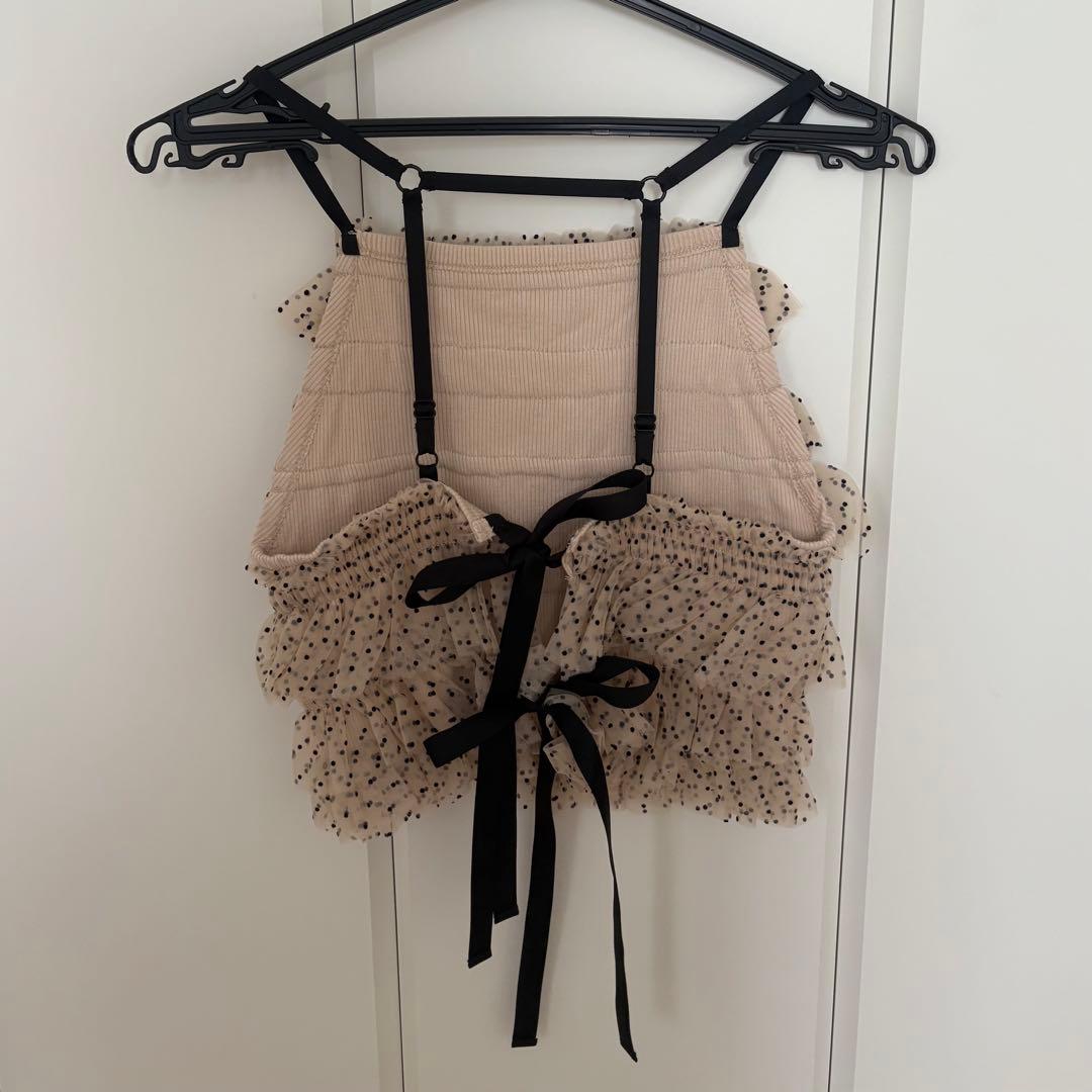 Lily Brown チュールラッフルフリルトップス