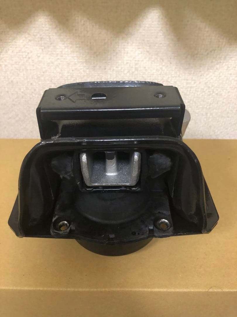 プジョーRCZ エンジンマウント　新品