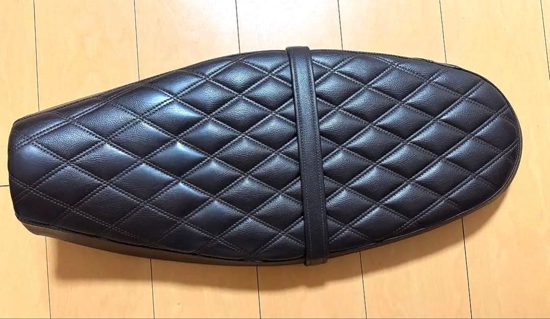 トライアンフ スピードツイン 1200 純正 オプションシート