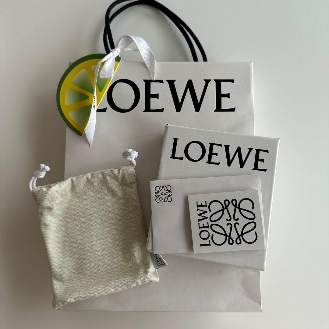 k　LOEWE 三つ折り財布
