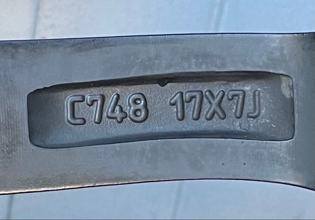 送料込み　225/55R17 スタッドレスタイヤ・ホイールセット 17インチ