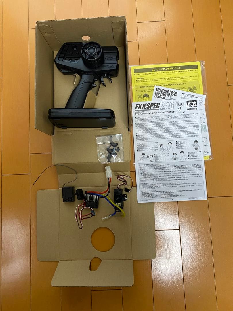 タミヤ　ファインスペック24G ラジコンプロポセット(バッテリー、充電器無し)。