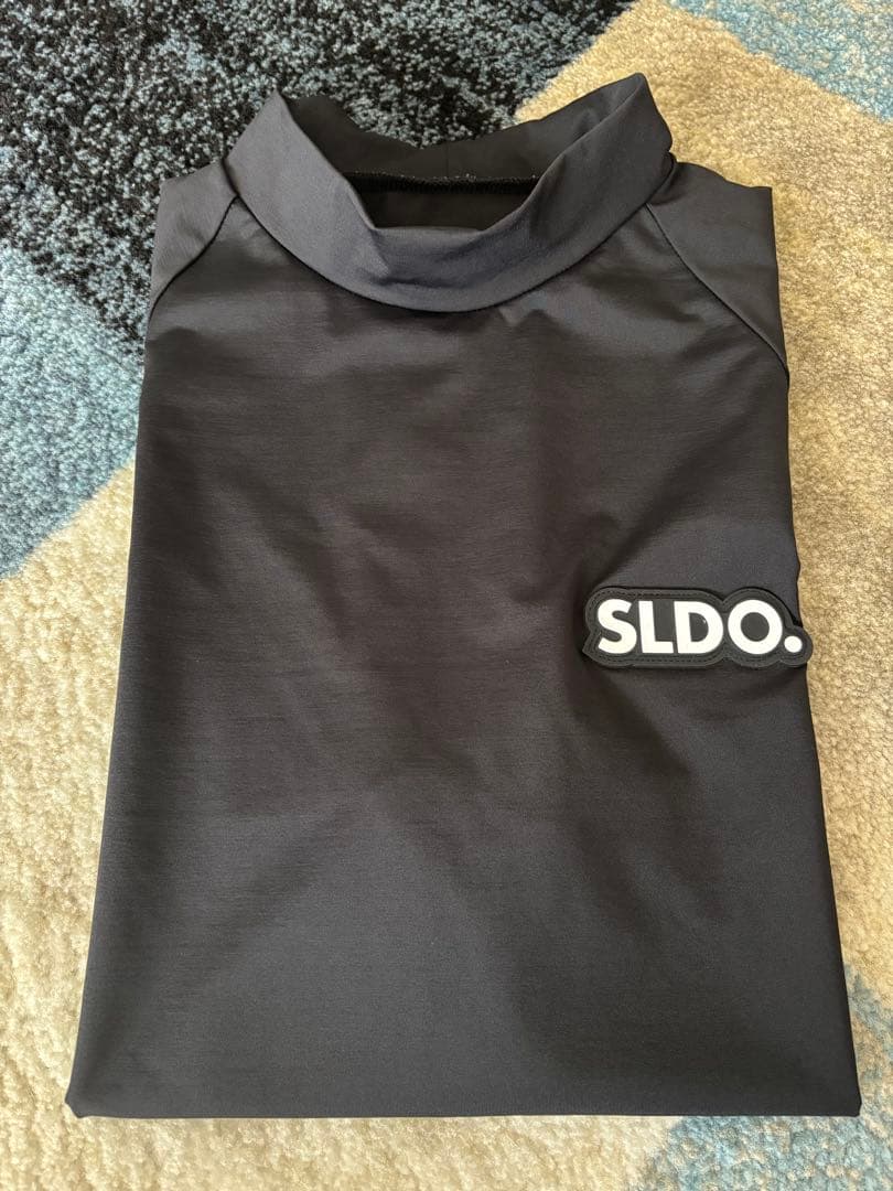 美品　SLDO. ブラック モックネック　速乾性 L size