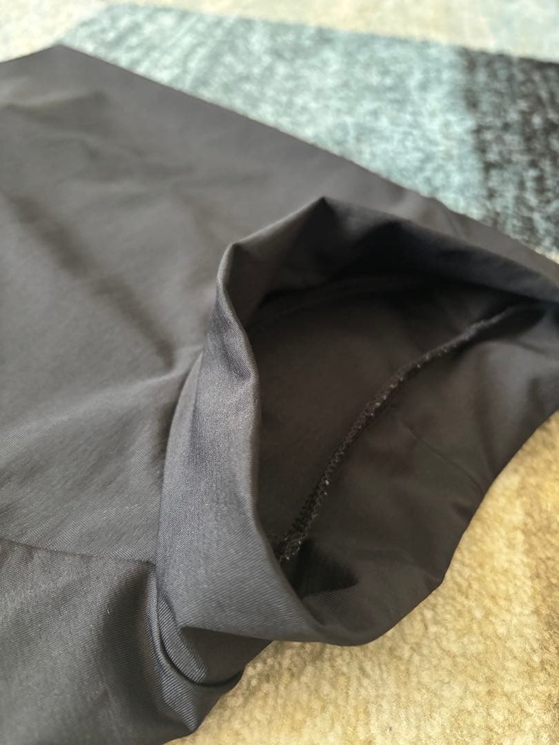 美品　SLDO. ブラック モックネック　速乾性 L size