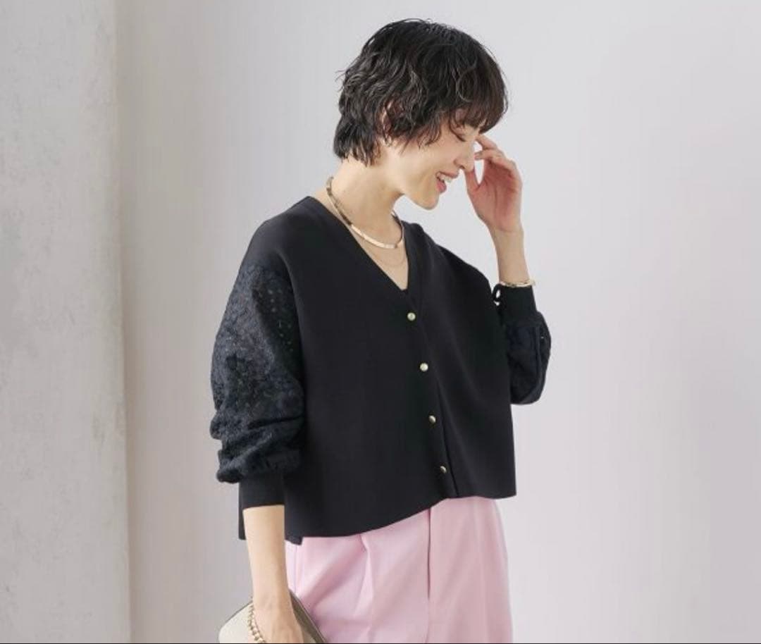 【新品未使用】ノーリーズ　袖フラワー刺繍生地Vネックカーディガン