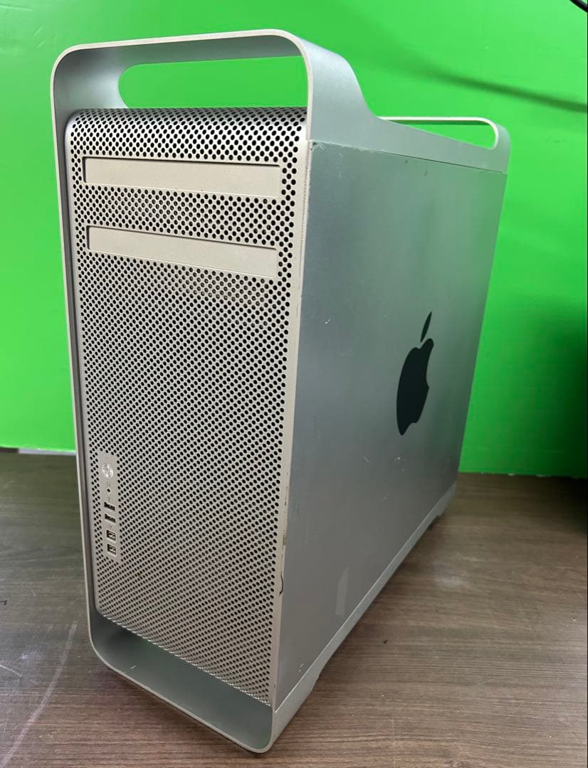ジャンク商品　Apple Mac Pro シルバー中身ありません。不起動動作商品